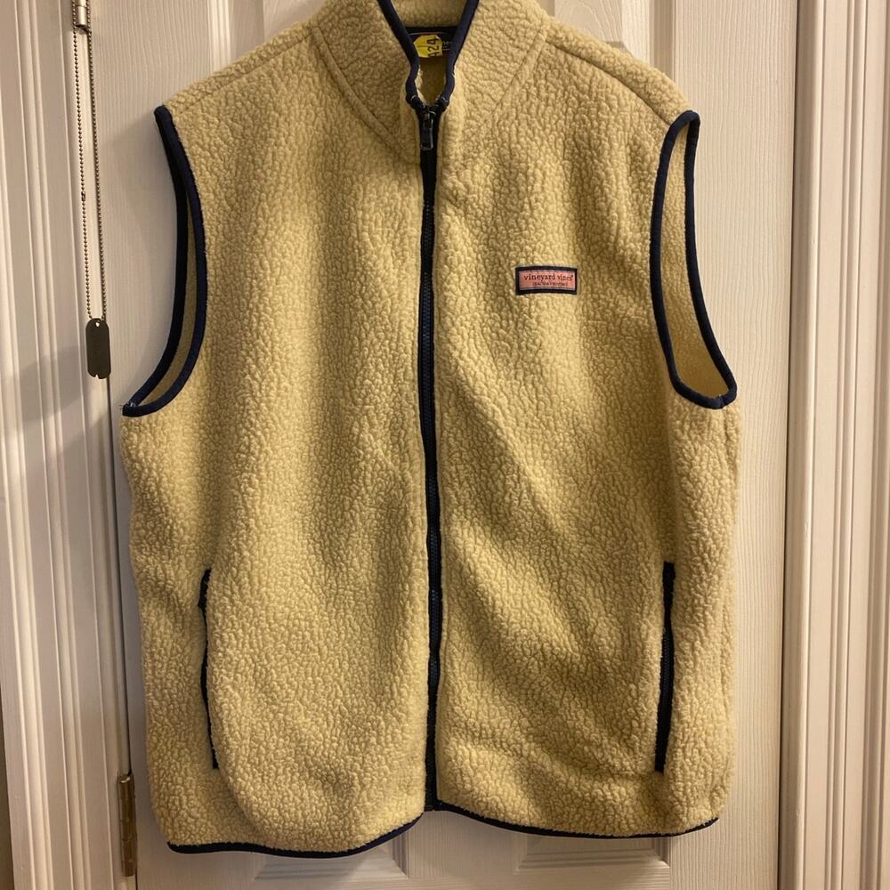 Men’s Large Vineyard Vines vest